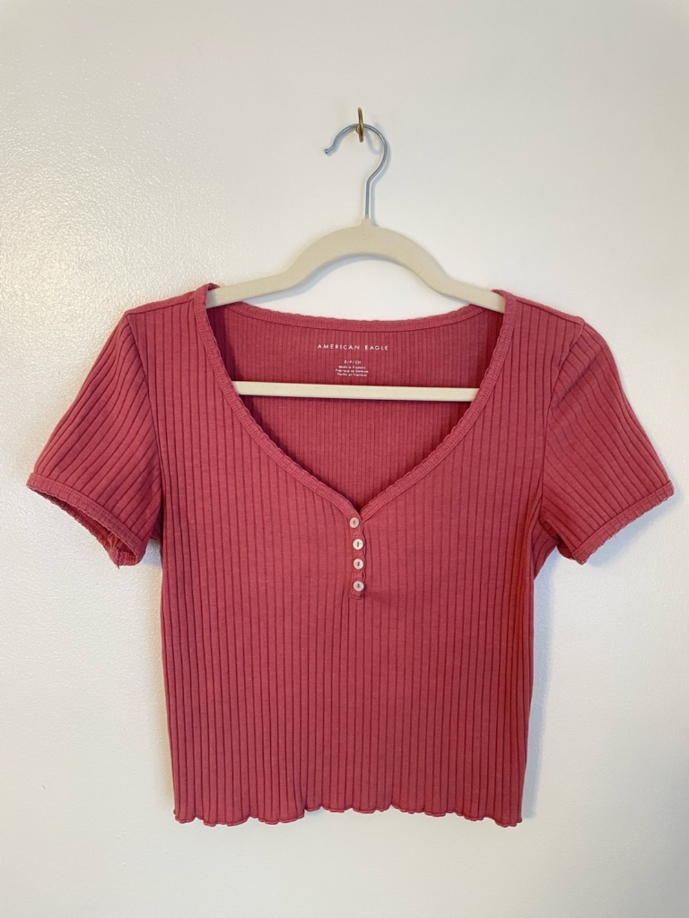 American Eagle pink short sleeved top with button details size small